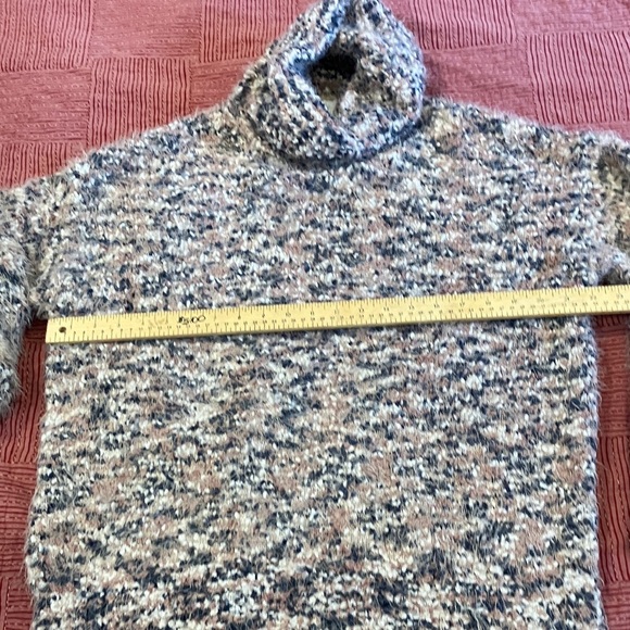 Lost + Wander fuzzy Speckled Turtleneck oversized Sweater - Picture 5 of 14